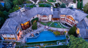  East Hampton Art House Bed and Breakfast  Восток Хамптон